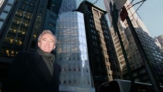 "Il ne leur fixe aucune limite" : Chez LVMH, Bernard Arnault "admire" un profil d'employé particulier...