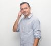 "60 centimes, c'est ce que je vais percevoir en brut en termes de rémunération d'auteur", annonce-t-il.

Fabien Olicard en backstage de l'enregistrement de l'émission "100% Logique", présentée par C.Féraud et diffusée le 23 décembre sur France 2
© Jack Tribeca / Bestimage