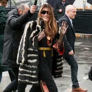 Carla Bruni assiste au défilé Valentino Haute Couture Printemps-Été 2025 dans le cadre de la semaine de la mode à Paris le 29 janvier 2025 à Paris, France. Photo by Nasser Berzane/ABACAPRESS.COM