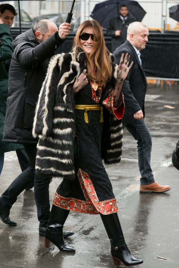 Carla Bruni assiste au défilé Valentino Haute Couture Printemps-Été 2025 dans le cadre de la semaine de la mode à Paris le 29 janvier 2025 à Paris, France. Photo by Nasser Berzane/ABACAPRESS.COM