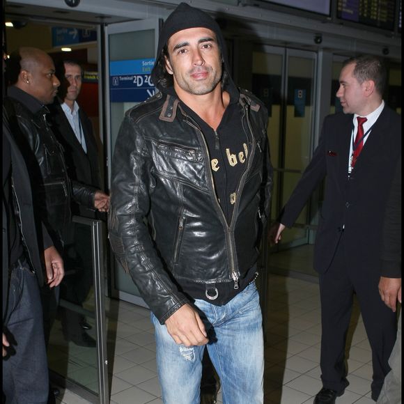 Grégory Basso - Arrivées des personnalités de "La ferme célébrités" à l'aéroport de Roissy, le 9 avril 2010 ©Bordenave-Moreau/ Bestimage