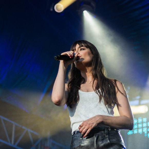 Clara Luciani se produit sur scène lors du Festiv4L Signe Renault au Chalet des Iles le 23 juin 2025 à Paris, France. Photo by Nasser Berzane/ABACAPRESS.COM