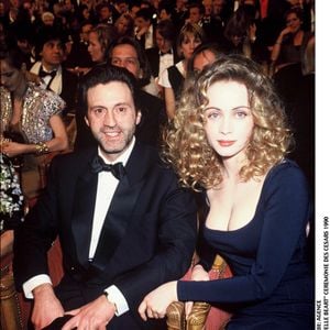 Emmanuelle Béart est aussi la mère de Nelly, née de sa longue relation avec l’acteur Daniel Auteuil,

Archives : Daniel Auteuil et Emmanuelle Béart aux César en 1990. © AGENCE / BESTIMAGE