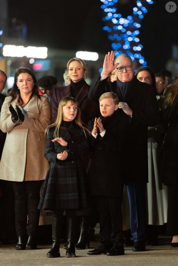 Mélanie-Antoinette de Massy, Le prince Albert II de Monaco, La princesse Charlène de Monaco, La princesse Gabriella de Monaco, comtesse de Carladès, Le prince Jacques de Monaco, marquis des Baux - La famille princière de Monaco lors de l'embrasement de la barque dans le cadre des célébrations de la Sainte-Dévote, Sainte Patronne de Monaco le 26 janvier 2024.

© Olivier Huitel / Pool Monaco / Bestimage