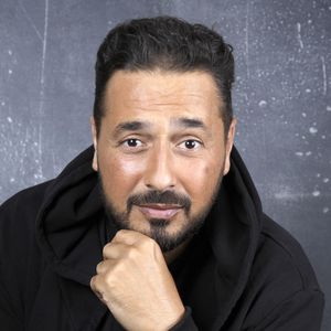 Nous lui souhaitons un bon rétablissement. 

Portrait de Moundir lors de l'enregistrement de l'émission "Chez Jordan de Luxe" à Paris le 6 septembre 2023.

© Cédric Perrin / Bestimage