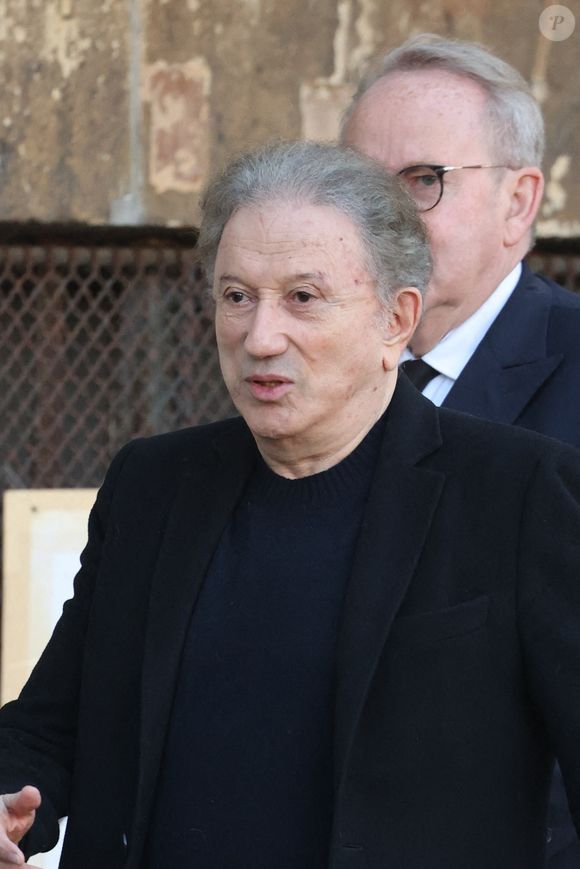 Michel Drucker - Obsèques de Nathalie Baye en l'église Saint-Sulpice à Paris le 23 avril 2026. © Dominique Jacovides - Coadic Guirec / Bestimage