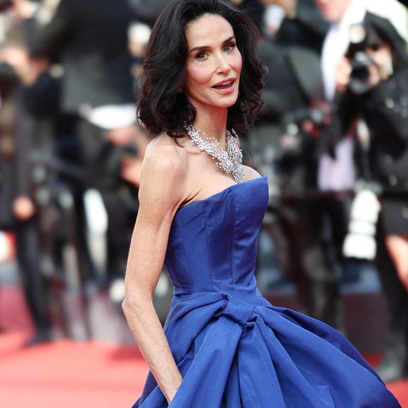 Et pour cause : Demi Moore, époustouflante dans sa robe bleue au Festival, est vegan

Demi Moore assiste à la projection de "La Bola Negra" lors du 79ème Festival de Cannes au Palais des Festivals le 21 mai 2026 à Cannes, France. Photo par Jerome Domine/ABACAPRESS.COM