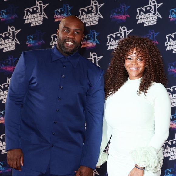 Une nuit pour deux personnes dans une chambre de luxe de l’établissement coûte entre 280 € et 296 €, là où il faut débourser entre 224 € et 237 € pour la chambre dite confort. 

Teddy Riner et sa compagne Luthna Plocus au photocall de la 27ème édition des NRJ Music Awards au palais des Festivals de Cannes, France, le 31 octobre 2025. © Dominique Jacovides/Bestimage