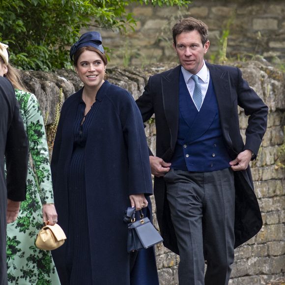Sa grossesse avait été annoncée par la famille royale il y a trois mois.

La princesse Eugenie d'York, enceinte, et son mari Jack Brooksbank, lors du mariage de Peter Phillips et Harriet Sperling, à l'église All Saints de Kemble, le 6 juin 2026.

© GOFF  / BESTIMAGE