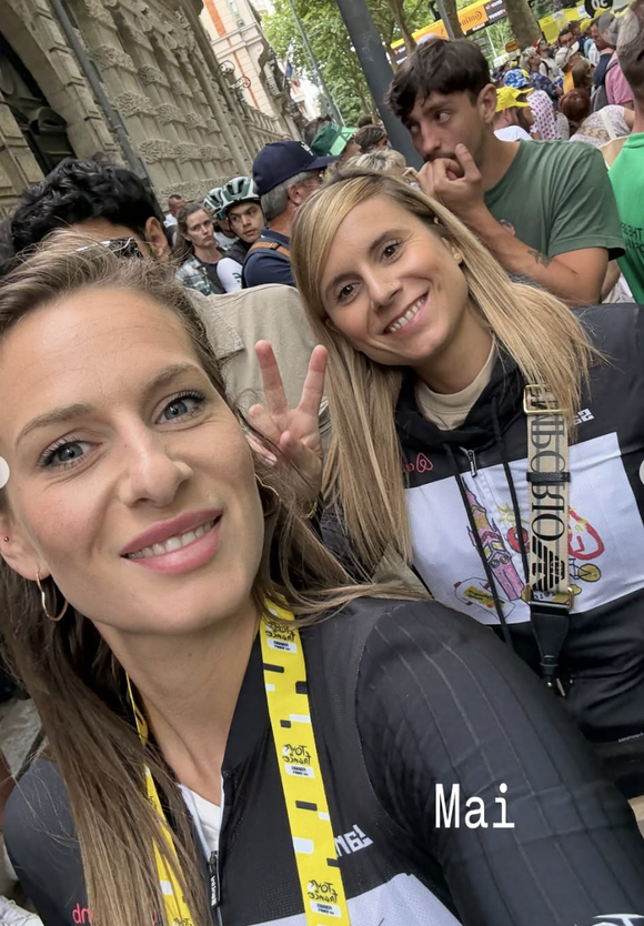 Camille Santoro sur Instagram pour annoncer son couple avec une femme.