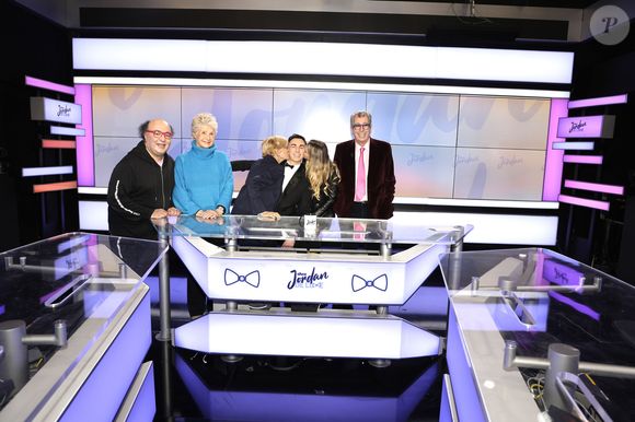 Exclusif - Patrick et Isabelle Balkany, Danièle Gilbert, Sarah Saldmann -  Jordan de Luxe sur le plateau d eson émission pour la dernière de "Chez Jordan de Luxe" diffusée sur C8 le 19 février 2025.

© Cédric Perrin / Bestimage