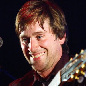 Après son baccalauréat obtenu à 17 ans au lycée Sévigné, mention « assez bien », Thomas Dutronc poursuit un DEUG d’arts plastiques option cinéma.

Le chanteur français Thomas Dutronc (fils des chanteurs français Jacques Dutronc et Françoise Hardy) se produit avec son groupe "Thomas Dutronc et les Esprits Manouches" au Café de la Danse à Paris, France, le 14 octobre 2006. Photo par Nicolas Khayat/ABACAPRESS.COM