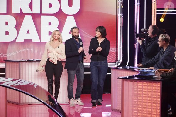 Exclusif - Kelly Vedovelli, Cyril Hanouna, Géraldine Maillet, sur le plateau de l'émission " TPMP " présentée par C.Hanouna et diffusée en direct sur C8, Paris, France, le 25 février 2025. Jack Tribeca / Bestimage