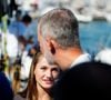 Ce montant de 417 euros mensuels lui est donc retiré volontairement.
Le roi Felipe VI d'Espagne et sa fille la princesse Leonor assistent à la 43ème Coupe du Roi Mapfre à Palma de Majorque le 2 aout 2025. Photo par LALO YASKY / BESTIMAGE