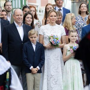 Albert et Charlene de Monaco se sont rendus au traditionnel pique-nique de rentrée appelé U Cavagnëtu. 

Le prince Albert II de Monaco, La princesse Charlène de Monaco avec leurs enfants le prince Jacques de Monaco, marquis des Baux et la princesse Gabriella de Monaco, comtesse de Carladès et Mélanie-Antoinette de Massy au 'Pique-nique des Monégasques’, Monaco. © Olivier Huitel/Pool Monaco/Bestimage