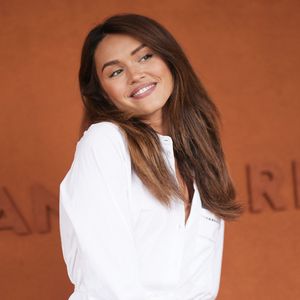 Ce dimanche 12 avril 2026, la jeune femme de 28 ans a donc réalisé son premier marathon.

Diane Leyre au village lors des Internationaux de France de tennis de Roland Garros. 

Photo : Jacovides-Moreau / Bestimage