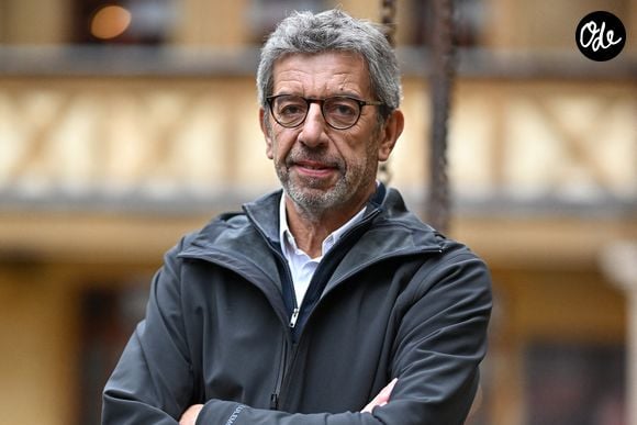 Michel Cymes lors de la 163e vente aux enchères des Hospices de Beaune, à Beaune (France), le 19 novembre 2023. Photo de Julien Reynaud/APS-Medias/ABACAPRESS.COM