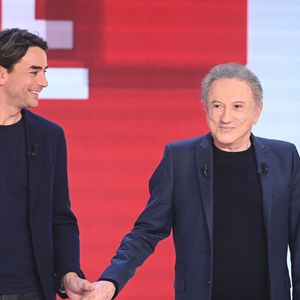 Exclusif - Julian Bugier et Michel Drucker - Enregistrement de l'émission Vivement dimanche au studio rive gauche presentée par M. Drucker avec une diffusion sur France 3 le 23 novembre. © Guillaume Gaffiot/Bestimage