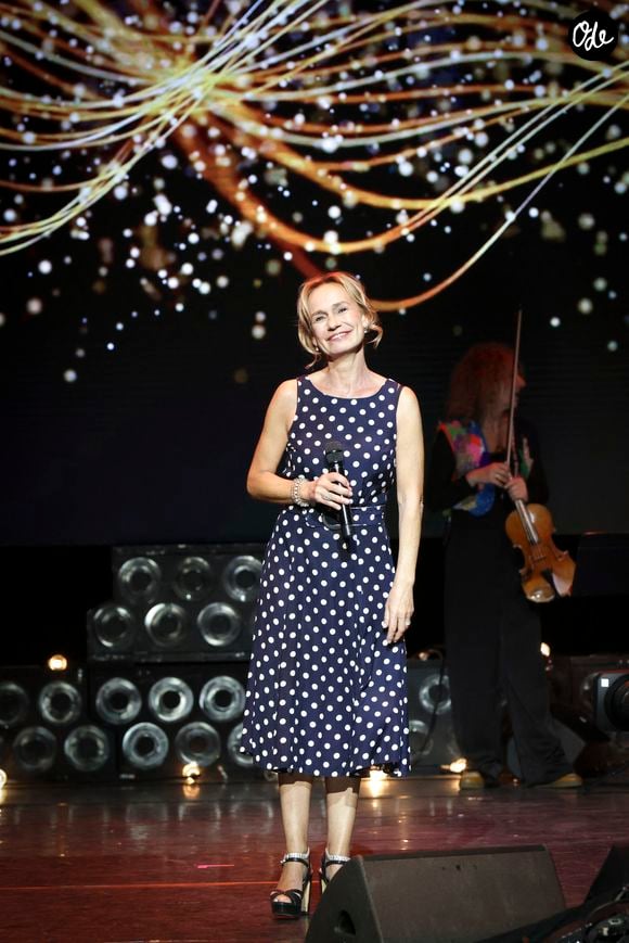 Sandrine Bonnaire lors de la 10e Nuit de la déprime aux Folies Bergère à Paris, le 5 février 2024.

© Jack Tribeca / Bestimage