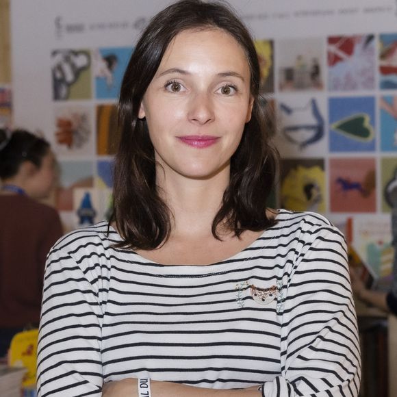 "C'est décidé…", a écrit Lolita Séchan, déterminée à aller au bout de son idée. La fille de Renaud, fruit de ses amours passées avec Dominique Quilichini, a exprimé son agacement sur les réseaux sociaux le 28 juin dernier.

Lolita Séchan au Festival du Livre de Paris au Grand Palais éphémère à Paris, France, le 23 avril 2022. © Jack Tribeca/Bestimage