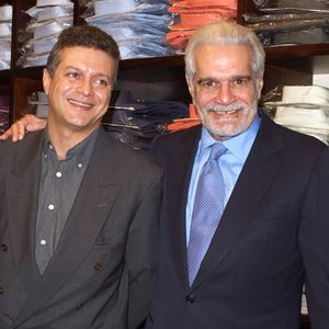 Omar Sharif et son fils Tarek - 1er anniversaire de "The Sharif Shirt Co" à Madrid, le 27 décembre 2002. Lalo Yasky / Bestimage.
