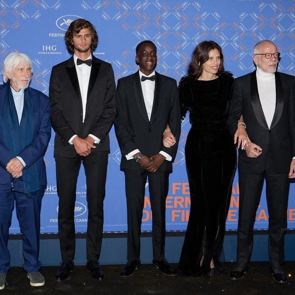 Pierre Richard, Diego Le Fur, Djibril Djimo, Maïwenn Le Besco, Pascal Greggory - Photocall du dîner d'ouverture du 76ème Festival International du Film de Cannes, au Carlton. Le 16 mai 2023
© Borde-Jacovides-Moreau / Bestimage