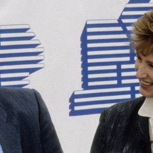 Vendue en 2008, la propriété est aujourd’hui en partie laissée à l’abandon selon plusieurs sources...

Johnny Hallyday et Nathalie Baye en interview sur TF1.  © APS-Medias/Abacapress.com