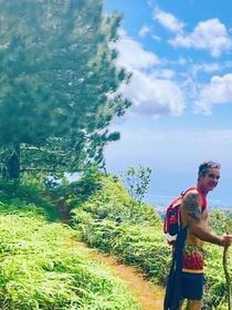 Sophie Marceau : Ce célèbre ex-compagnon vit dans une maison ouverte sur la nature et "bercée par le lagon", une nouvelle vie bien loin de Paris