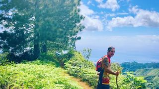 Sophie Marceau : Ce célèbre ex-compagnon vit dans une maison ouverte sur la nature et "bercée par le lagon", une nouvelle vie bien loin de Paris