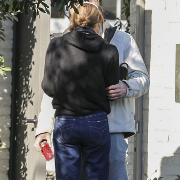 Brentwood, CA  - Ben Affleck embraced his daughter Violet after returning to his Pacific Palisades home, which survived the recent fires that destroyed properties across Los Angeles.



Pictured: Ben Affleck, Violet Affleck
