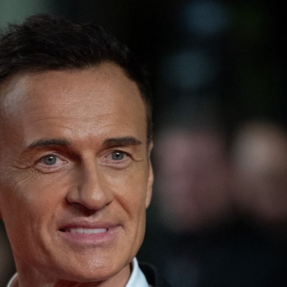 Julian McMahon a débuté comme mannequin en Australie, puis s’est fait connaître avec "Profiler" et "Charmed".

Julian McMahon a la première de The Surfer Premiere au Festival de Cannes le 17 mai 2024. Photo par Aurore Marechal/ABACAPRESS.COM