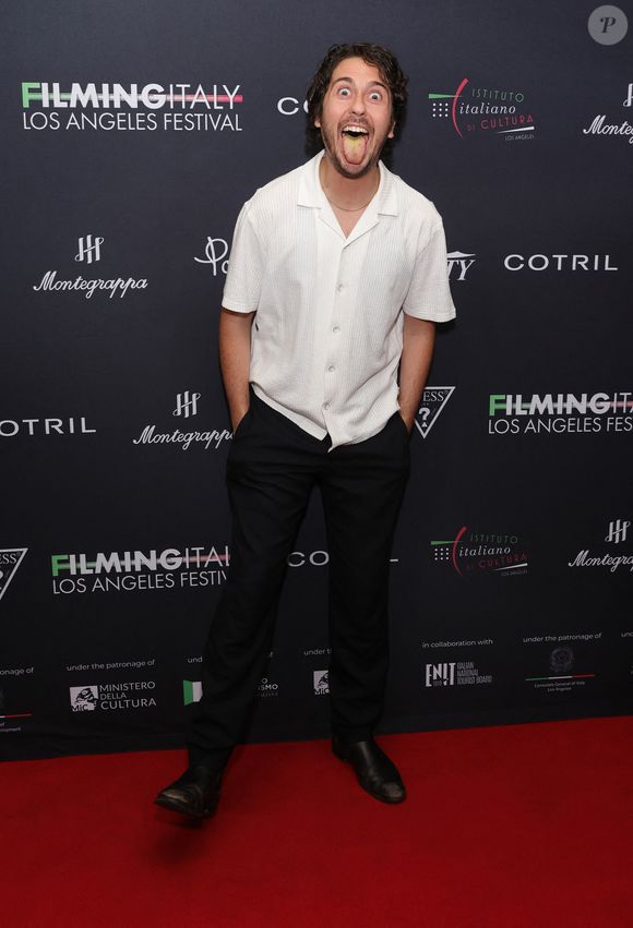 Alors que les rumeurs de couple avec Nat Wolff allaient bon train, il semblerait que les deux tourtereaux soient bel et bien ensemble. 

Nat Wolff au festival "Filming Italy Los Angeles" au Harmony Gold Theater à Los Angeles 29/02/2024 en Californie @Photo Press Service / BESTIMAGE