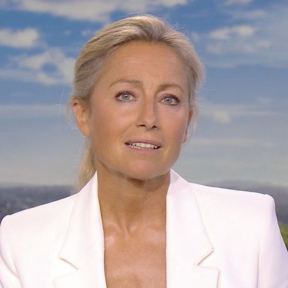 Dernier J.T de Anne-Sophie Lapix sur France 2 le 26 Avril 2025.
© Capture d'ecran France TV via Bestimage