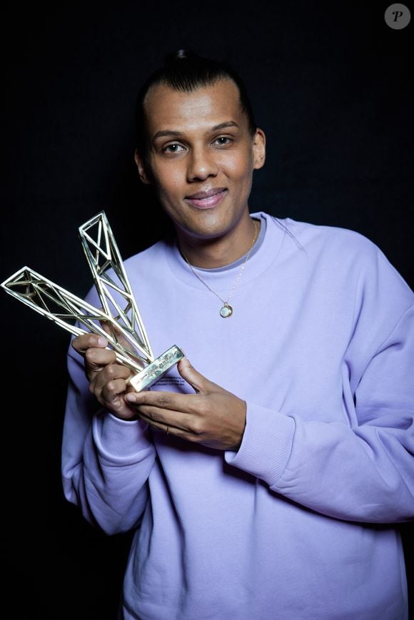 Exclusif - Le chanteur Stromae (Artiste masculin et Album "Multitude") en backstage de la 38ème cérémonie des Victoires de la musique à la Seine musicale de Boulogne-Billancourt, France, le 10 février 2023. © Moreau-Veren/Bestimage