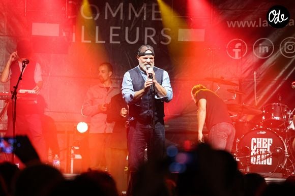 Chef & The Gang se produit régulièrement sur scène et a notamment organisé fin août un concert caritatif à Lacanau en soutien aux victimes des incendies en Gironde.

Le groupe "Chef & The Gang" du chef Philippe Etchebest en concert au profit des sinistrés des incendies en Gironde, en lien avec le Secours Populaire Français et organisé par Marc Dalla Samba, lui-même lourdement touché par les incendies, le 30 août 2026 à Lacanau-Océan en Gironde ©Jean-Marc LHOMER/Bestimage
