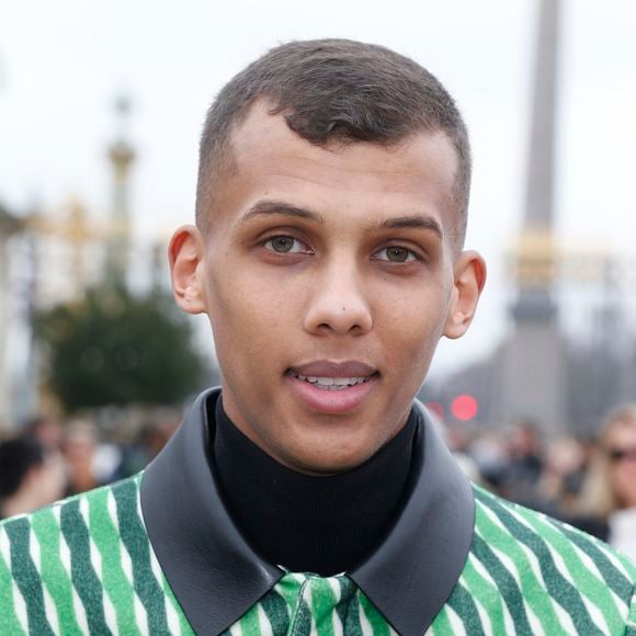 Stromae s'envole vers une destination de rêve !

Stromae au défilé de mode prêt-à-porter Automne Hiver Valentino.

Photo : Christophe Aubert / Bestimage