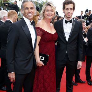 Paul Belmondo (habillé en Lanvin), son ex-femme Luana et leur fils Victor - Montée des marches de la cérémonie de clôture du 69ème Festival International du Film de Cannes. Le 22 mai 2016. © Olivier Borde-Cyril Moreau/Bestimage