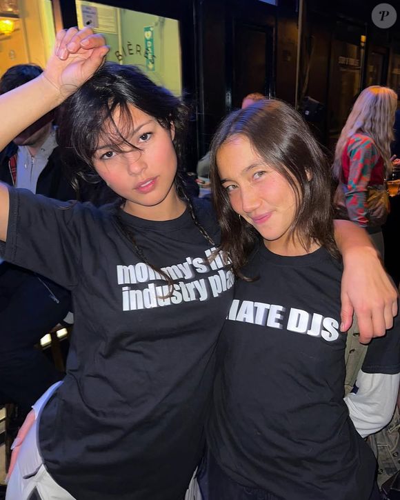 Dans leur domaine culturel, ils font leur propre révolution. 


Miki Duplay, chanteuse franco-coréenne de moins de 30 ans dont on n'a pas fini d'entendre parler sur la scène pop française