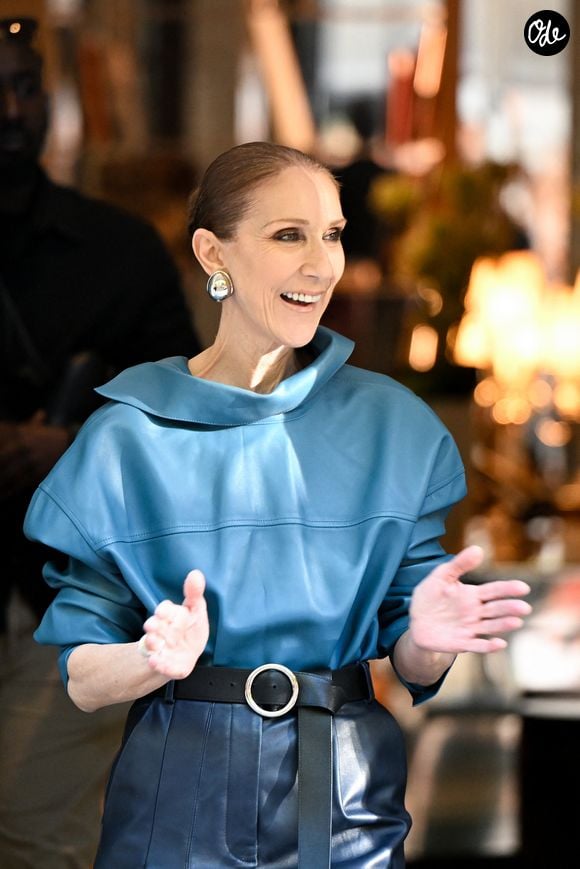 Céline Dion devant l’hôtel Royal Monceau à Paris, le 6 Septembre 2026.  

© Lionel Urman/Bestimage