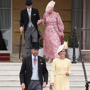 Face à l’inertie, la duchesse assume son activisme : "Pour que les choses bougent, il faut mener des actions tambour battant. Alors, je tambourine". 

Le prince William, prince de Galles, et Catherine (Kate) Middleton, princesse de Galles, Sophie Rhys-Jones, duchesse d'Edimbourg, le prince Edward, duc d'Edimbourg, lors de la Royal Garden Party de Buckingham Palace à Londres, le 20 mai 2025.