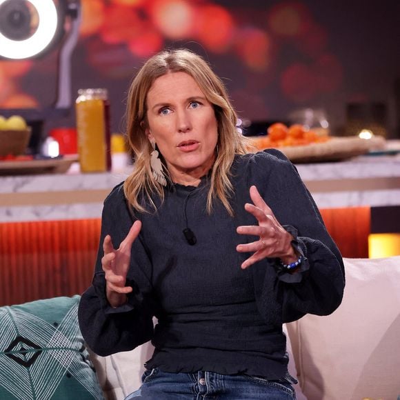 En plus d'être animatrice, Agathe Lecaron est une épouse et une mère de famille.

Exclusif - Agathe Lecaron lors de l'enregistrement de la nouvelle émission "Bertrand n'a pas sommeil", présentée par B.Chameroy.© Dominique Jacovides / Bestimage
