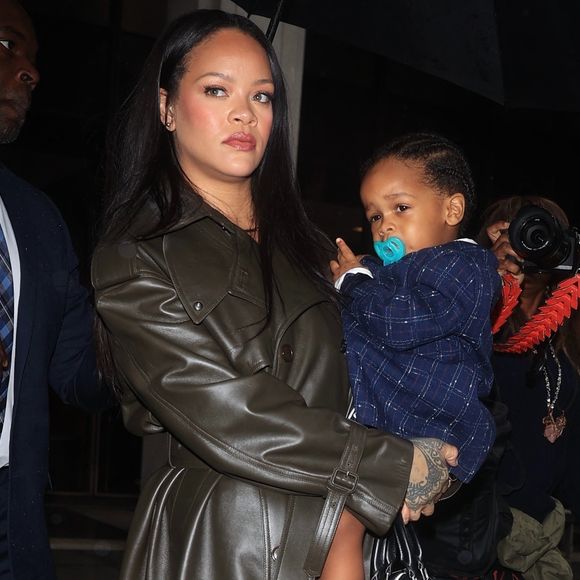 Rihanna et son fils, Riot, à Los Angelas.

Photo : Backgrid USA / Bestimage