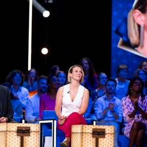 Exclusif - Lorie (Laure Pester) lors de l'enregistrement de l'émission "La Boîte à secrets", présentée par F.Bollaert et diffusée le 3 octobre 2025 sur France 3, dans les studios du Lendit à Saint-Denis, Seine Saint-Denis, France, le 9 septembre 2025. © Pierre Perusseau/Bestimage