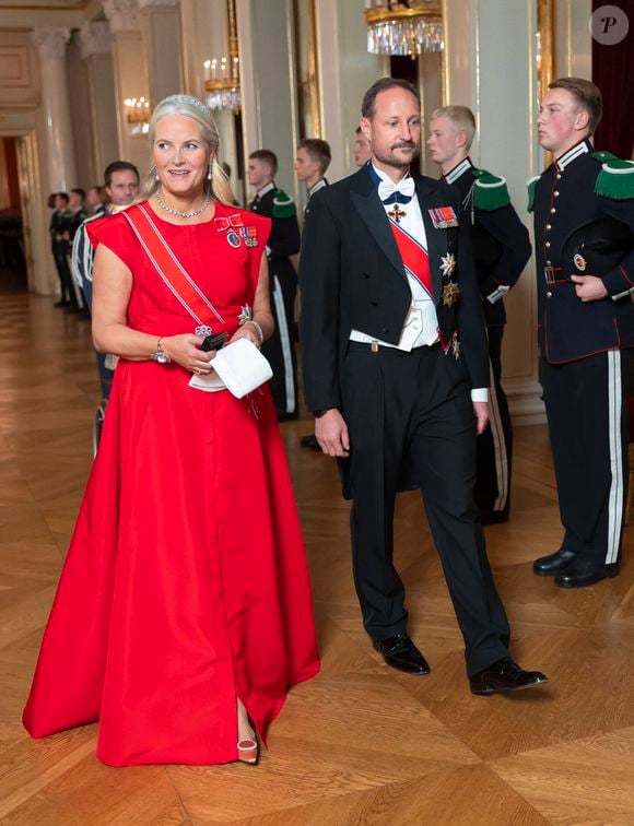 Le prince Haakon (Le prince Haakon de Norvège), la princesse Mette-Marit (La princesse Mette-Marit de Norvège), lors d'un dîner en l'honneur des représentants du Storting au palais royal à Oslo, Norvège, 23 octobre 2025.

Dana Press / Bestimage