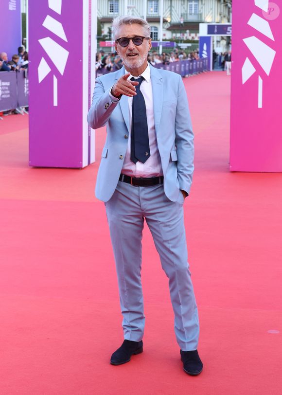 Antoine de Caunes à la première du film "Nouvelle Vague" lors du 51éme Festival du Cinéma Américain de Deauville le 12 septembre 2025.

© Denis Guignebourg / Bestimage