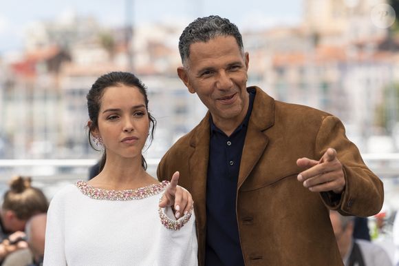 Roschdy Zem, Lyna Khoudri - Photocall du film "13 Jours 13 Nuits" lors du 78ème Festival International du Film de Cannes le 24 mai 2025. © Jacovides-Moreau/Bestimage