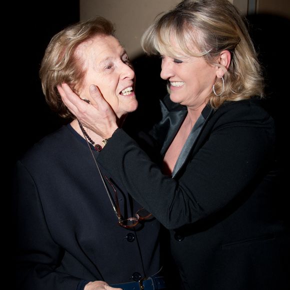 À travers sa nouvelle série, Charlotte de Turckheim souhaite aussi apporter un peu de légèreté autour de la maladie d’Alzheimer.

Charlotte de Turckheim et Françoise de Turckheim assistant à la 16e édition de la « Cérémonie des Lumières », qui s'est tenue à l'Hôtel de Ville de Paris, en France, le 14 janvier 2011. Photo de Nicolas Genin/ABACAPRESS.COM