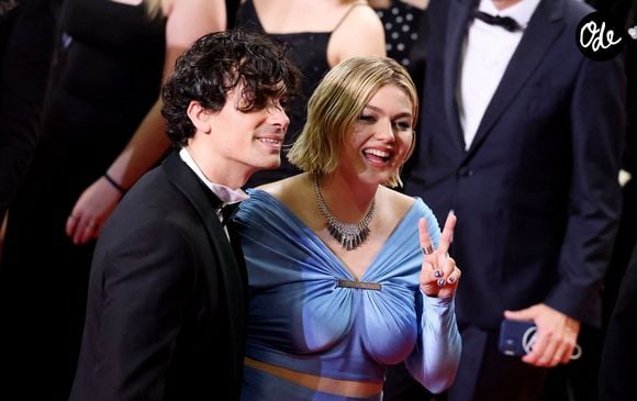 Le morceau vient officiellement d'être certifié "Single de Diamant" par le SNEP (Syndicat National de l'Édition Phonographique).

Florian Rossi et Louane Emera - Montée des marches du film « The Idol » lors du 76ème Festival International du Film de Cannes, au Palais des Festivals à Cannes. Le 22 mai 2023
© Jacovides-Moreau / Bestimage