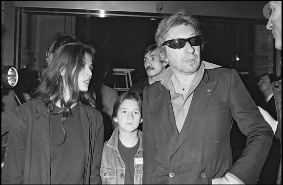 "J’ai vécu avec elle l’enfance que je n’ai pas eue. On s’est bien amusées."

Charlotte, Serge Gainsbourg et Bambou à la Nuit de la chanson
AGENCE / BESTIMAGE
