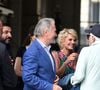 Et pour cause, on découvre un William Leymergie en short et t-shirt bleu, haltères en main, en pleine séance sous l'œil vigilant d'un coach sportif personnel.

Eric Dupond-Moretti, Ibrahim Maalouf, William Leymergie et sa compagne Sophie Davant, Gérard Darmon - Mariage de Claude Lelouch à la mairie du 18ème à Paris. Le 17 juin 2023 Agence / Bestimage
